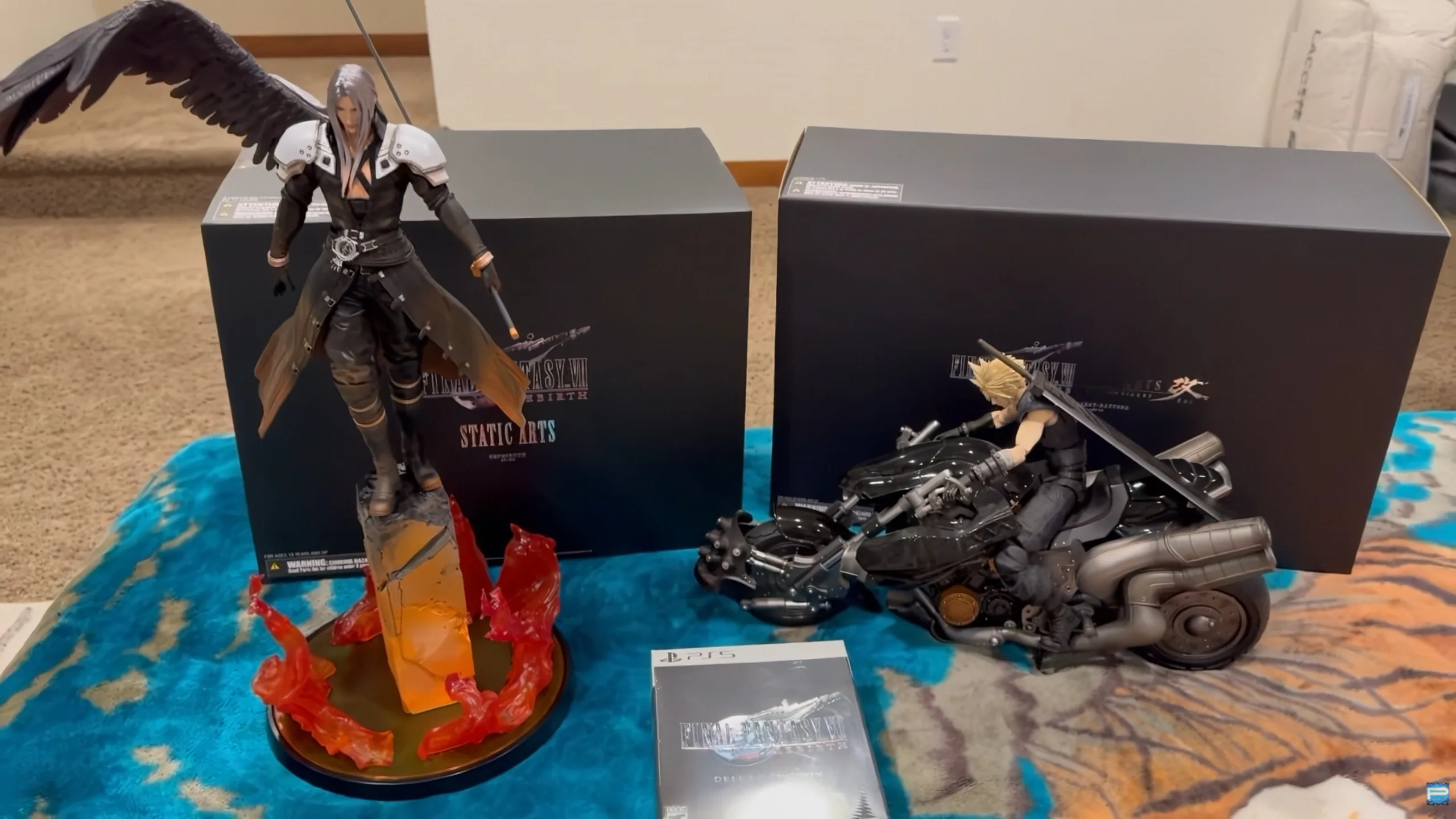 Final Fantasy VII Remake collector's edition Sephiroth statue and Cloud motorcycle display